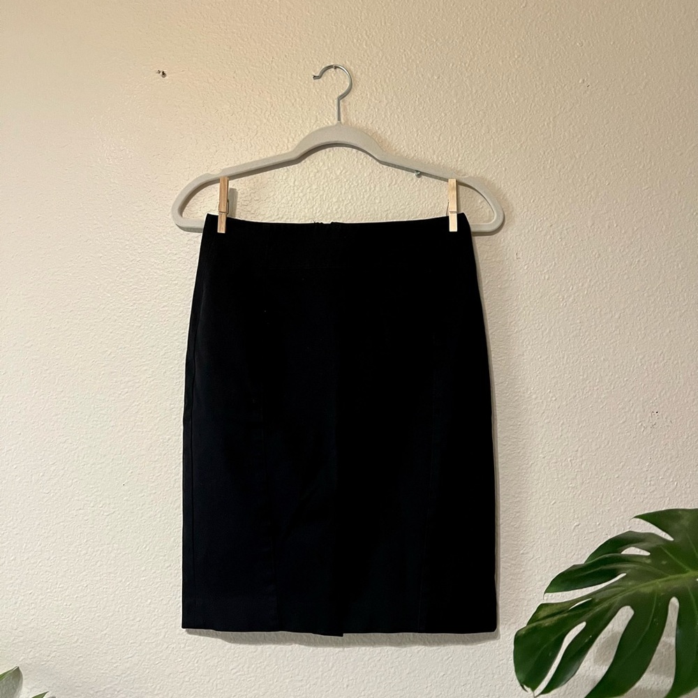 ANN TAYLOR BLACK SKIRT